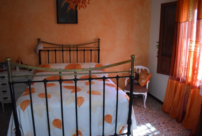 R3937837-Townhouse-For-Sale-Guaro-Terraced-4-Beds-140-Built-15