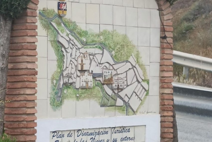 R3937837-Townhouse-For-Sale-Guaro-Terraced-4-Beds-140-Built-3
