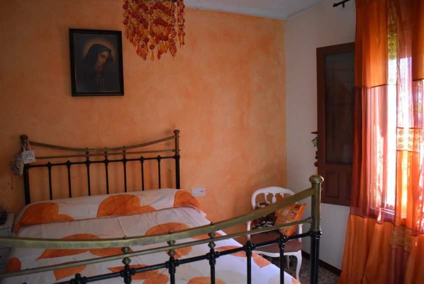 R3937837-Townhouse-For-Sale-Guaro-Terraced-4-Beds-140-Built-9
