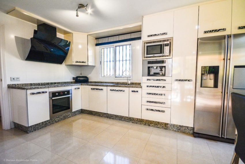 R4020082-Villa-For-Sale-Mijas-Costa-Detached-5-Beds-272-Built-11