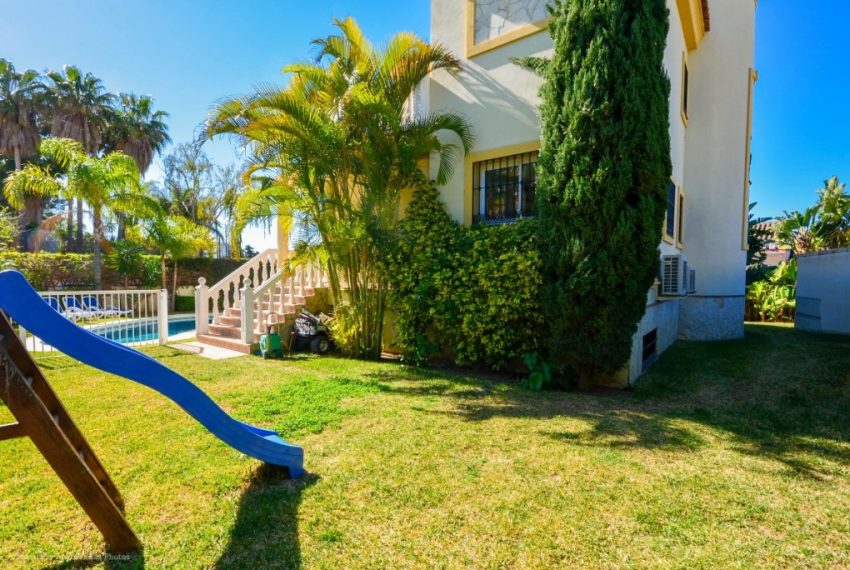 R4020082-Villa-For-Sale-Mijas-Costa-Detached-5-Beds-272-Built-5