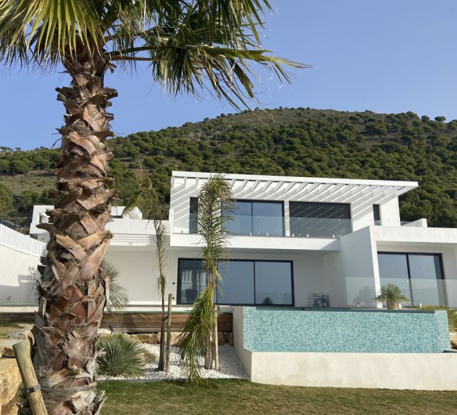 R4055422-Image 1-Detached - 5 Beds - 352 Built