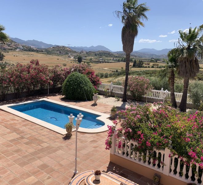 R4071616-Image 1-Detached - 4 Beds - 271 Built