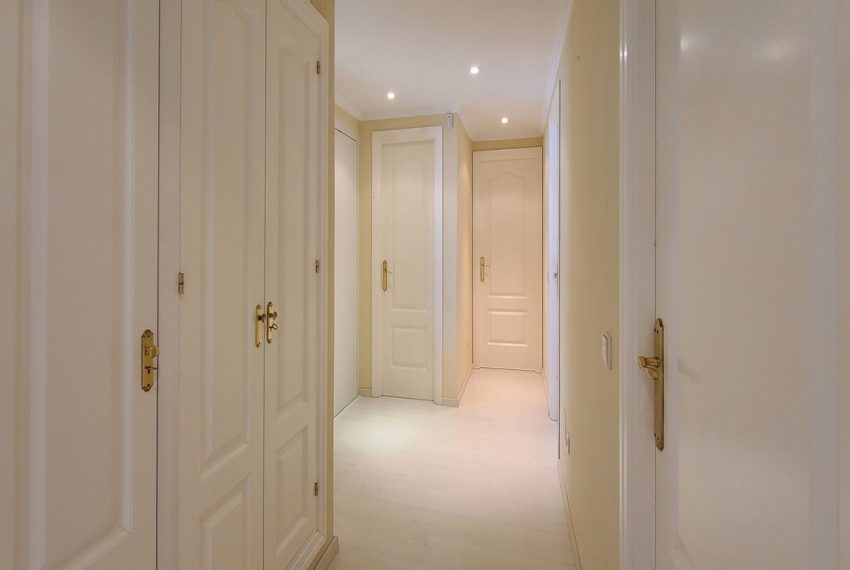 R4121434-Villa-For-Sale-The-Golden-Mile-Detached-5-Beds-291-Built-11