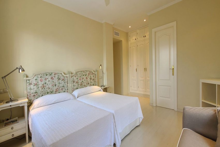 R4121434-Villa-For-Sale-The-Golden-Mile-Detached-5-Beds-291-Built-13