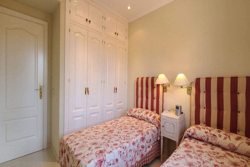 R4121434-Villa-For-Sale-The-Golden-Mile-Detached-5-Beds-291-Built-17
