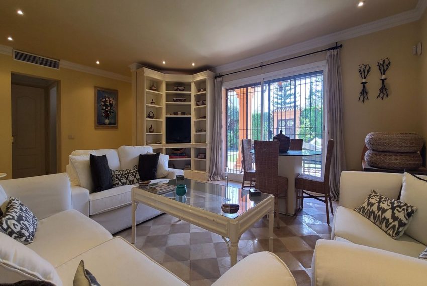 R4121434-Villa-For-Sale-The-Golden-Mile-Detached-5-Beds-291-Built-3