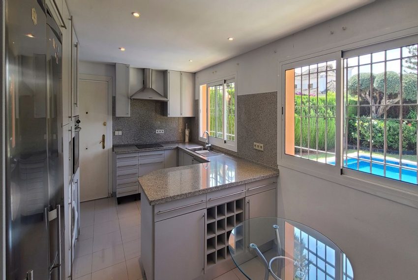 R4121434-Villa-For-Sale-The-Golden-Mile-Detached-5-Beds-291-Built-6