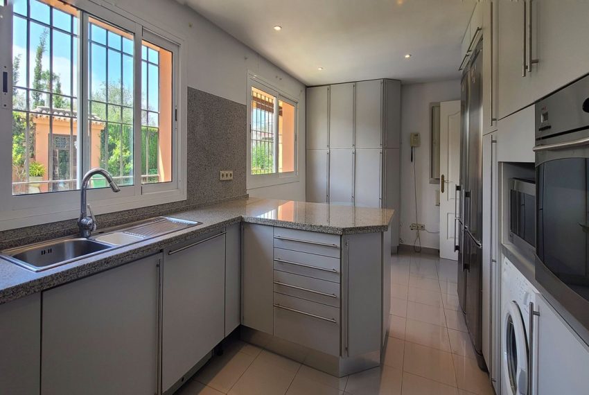 R4121434-Villa-For-Sale-The-Golden-Mile-Detached-5-Beds-291-Built-7