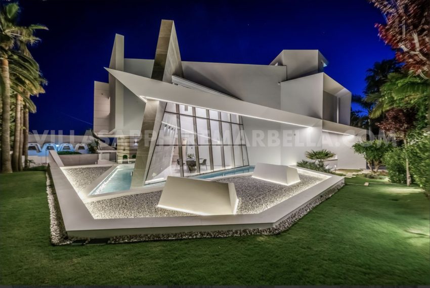 R4318993-Villa-For-Sale-Los-Monteros-Detached-6-Beds-1500-Built-1