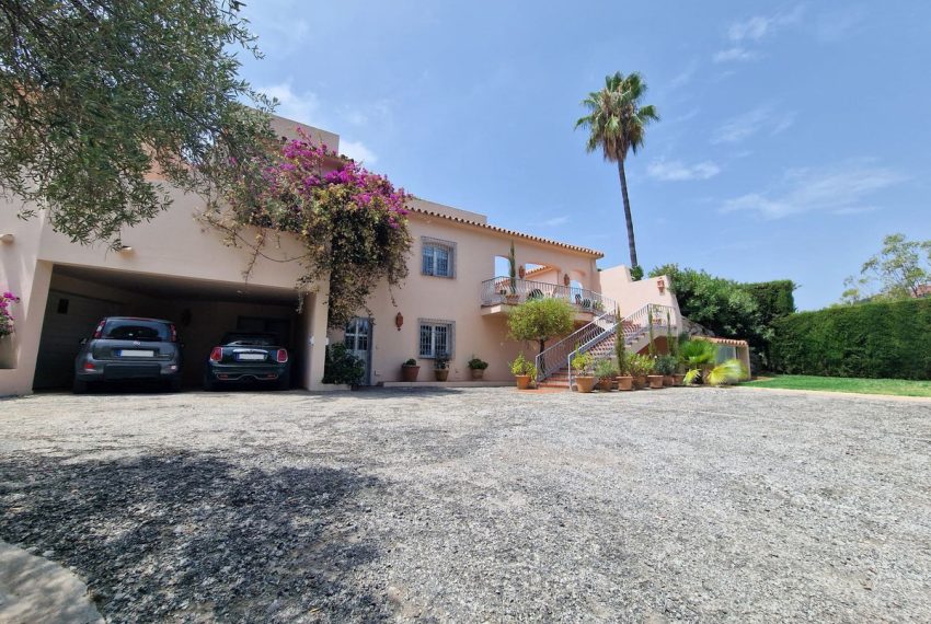 R4378351-Villa-For-Sale-Benahavis-Detached-5-Beds-659-Built-4