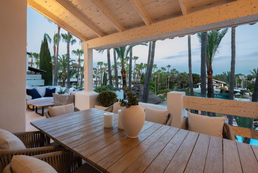 R4503118-Apartment-For-Sale-The-Golden-Mile-Penthouse-Duplex-3-Beds-219-Built