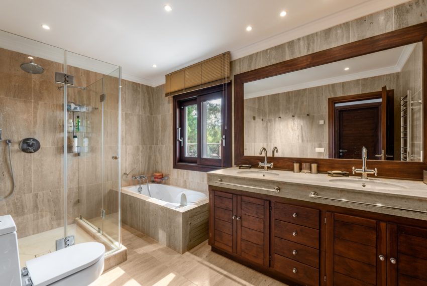 R4505752-Villa-For-Sale-Estepona-Detached-8-Beds-1069-Built-14