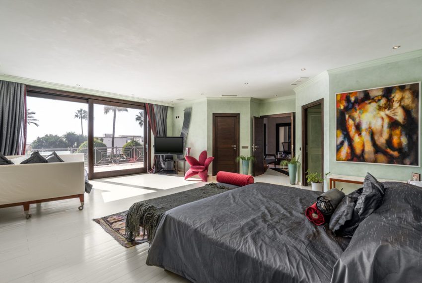 R4505752-Villa-For-Sale-Estepona-Detached-8-Beds-1069-Built-15