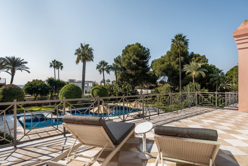 R4505752-Villa-For-Sale-Estepona-Detached-8-Beds-1069-Built-6