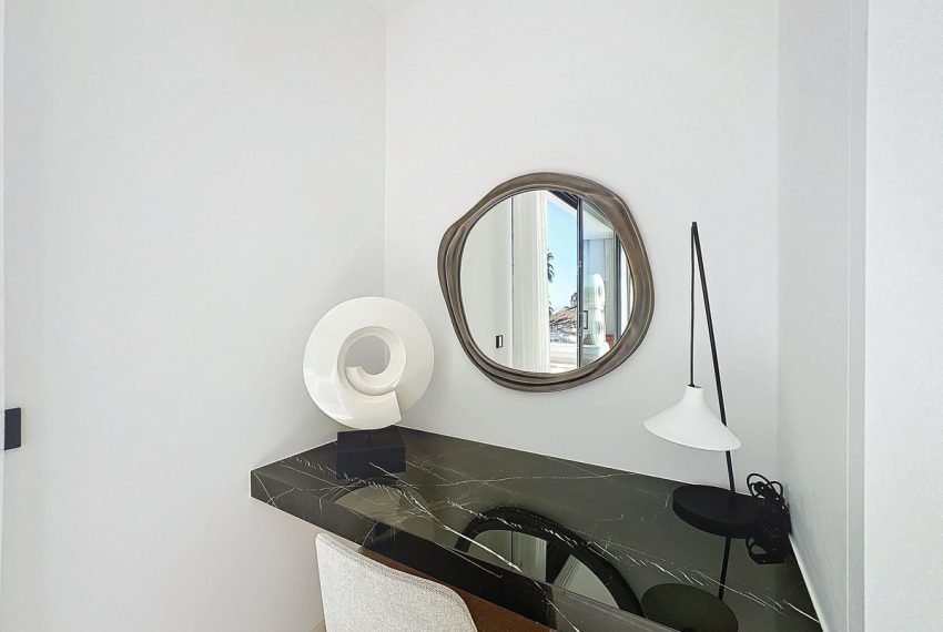 R4620106-Villa-For-Sale-Sierra-Blanca-Detached-6-Beds-885-Built-6