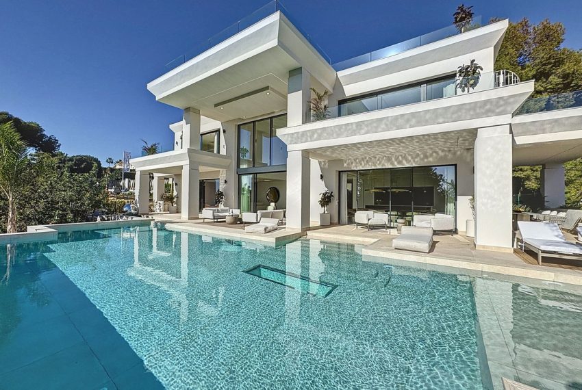 R4620106-Villa-For-Sale-Sierra-Blanca-Detached-6-Beds-885-Built