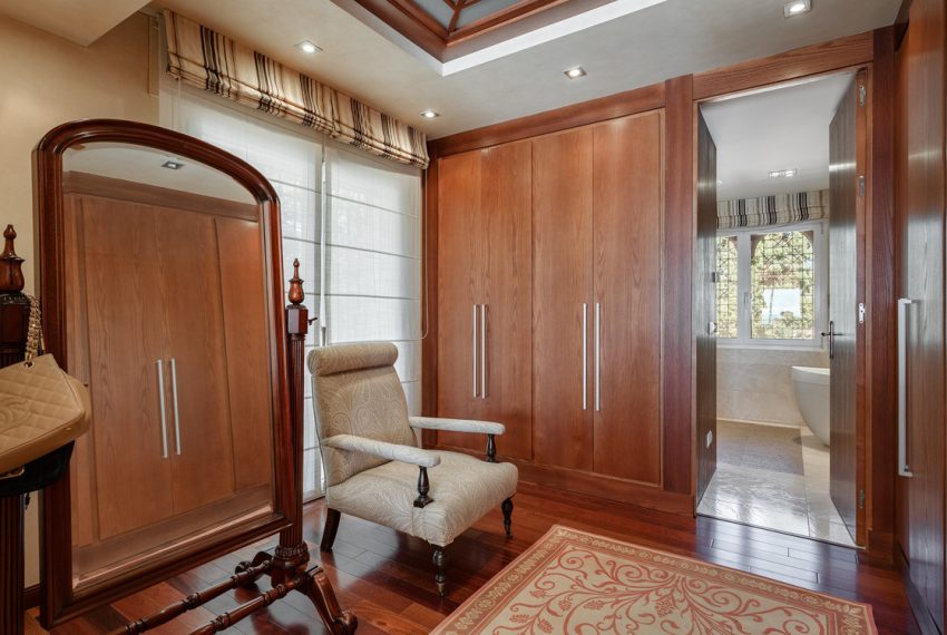 R4677691-Villa-For-Sale-New-Golden-Mile-Detached-8-Beds-1013-Built-8