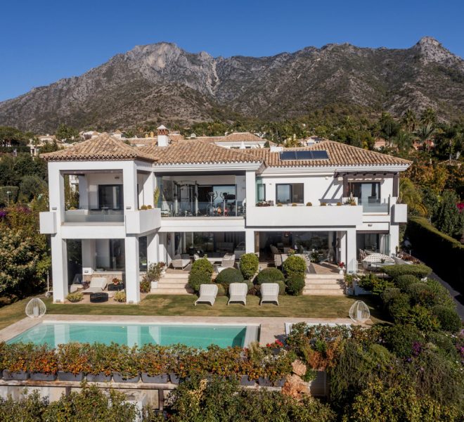 R4694257-Image 1-Detached - 7 Beds - 880 Built