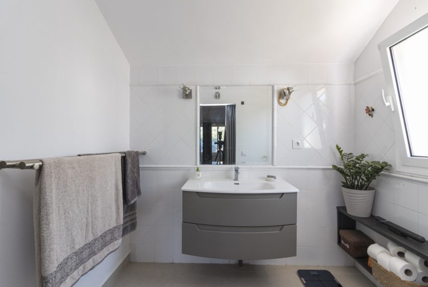 R4704922-Villa-For-Sale-Marbella-Detached-9-Beds-600-Built-17