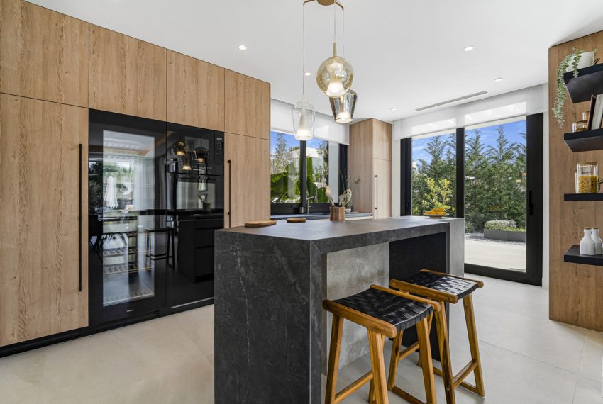 R4709347-Villa-For-Sale-The-Golden-Mile-Detached-6-Beds-903-Built-6