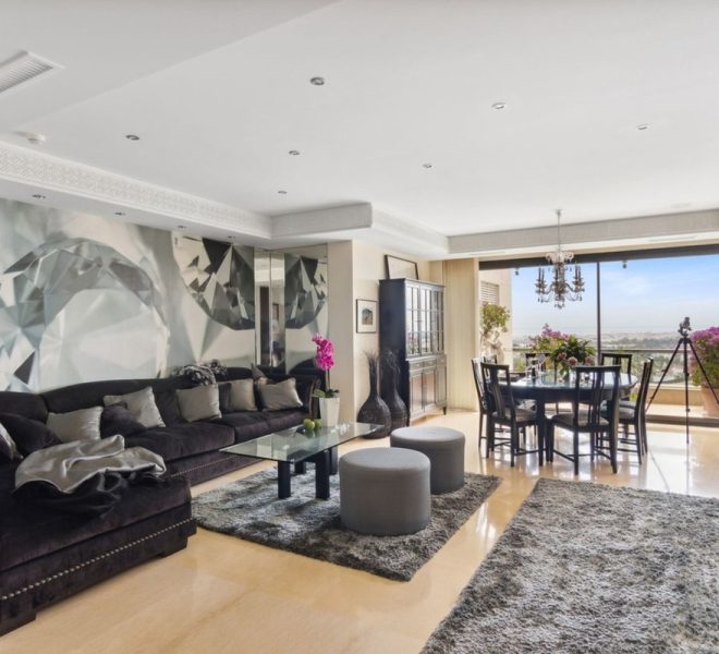 R4712410-Image 1-Penthouse Duplex - 5 Beds - 840 Built