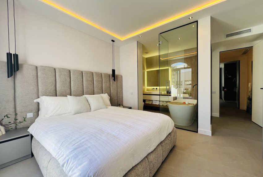 R4744153-Townhouse-For-Sale-Nueva-Andalucia-Terraced-2-Beds-175-Built-2