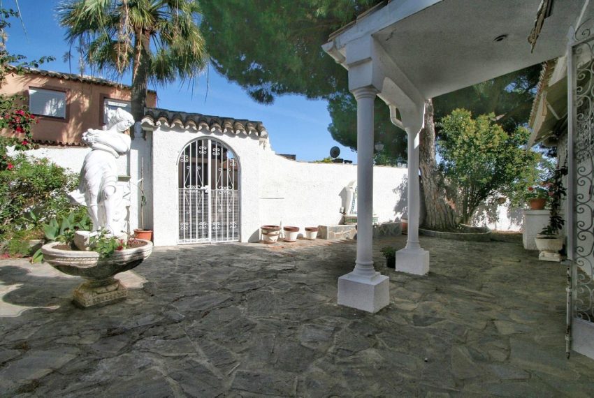 R4745806-Villa-For-Sale-Marbella-Detached-3-Beds-146-Built-2