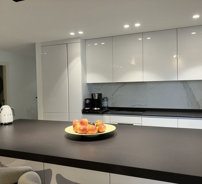 R4749673-Image 1-Ground Floor - 4 Beds - 140 Built