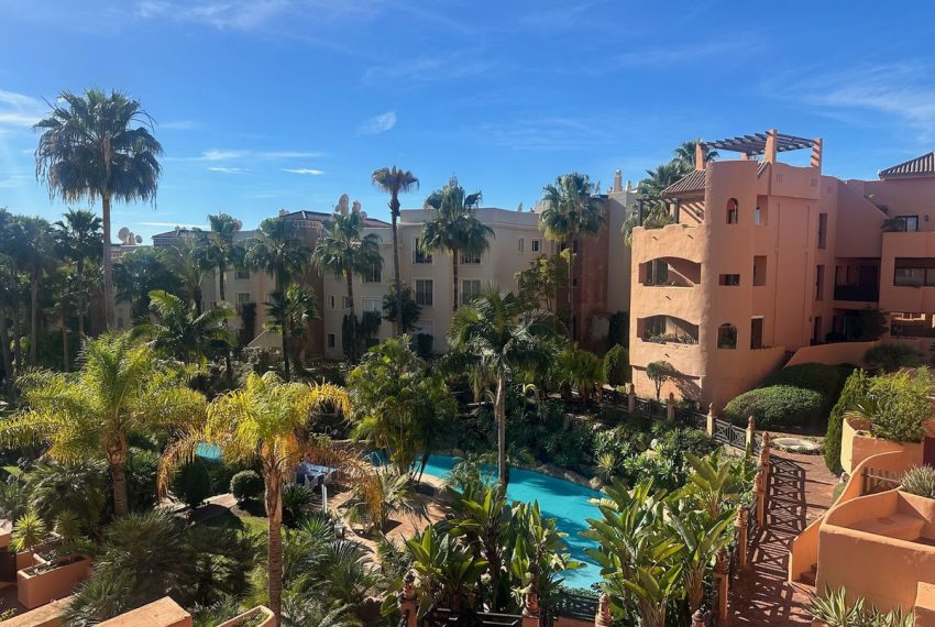 R4749847-Apartment-For-Sale-Cancelada-Penthouse-2-Beds-90-Built-2