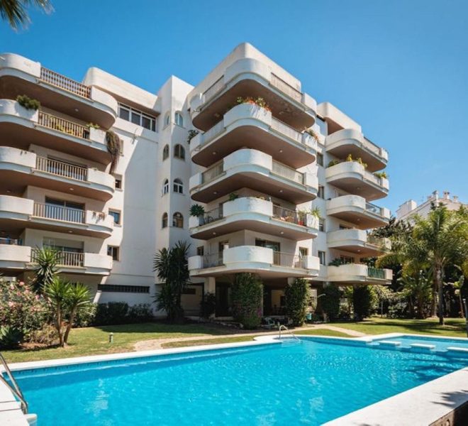 R4777516-Image 1-Middle Floor - 2 Beds - 117 Built