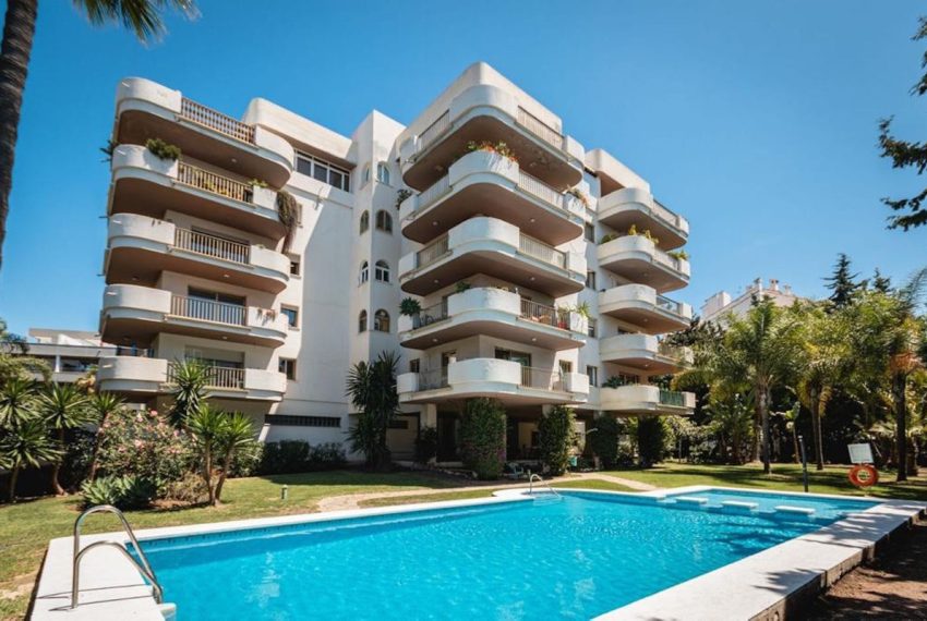 R4777516-Apartment-For-Sale-Nueva-Andalucia-Middle-Floor-2-Beds-117-Built