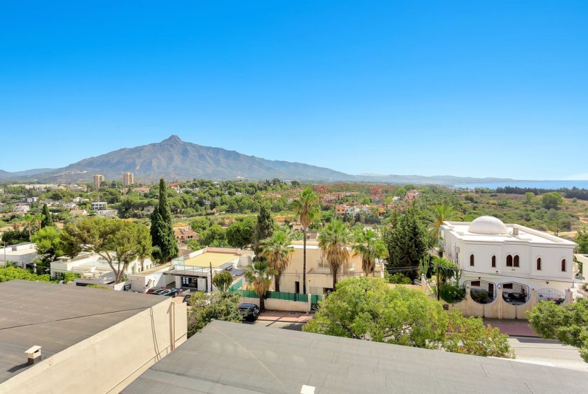 R4777687-Apartment-For-Sale-Nueva-Andalucia-Middle-Floor-3-Beds-130-Built-1