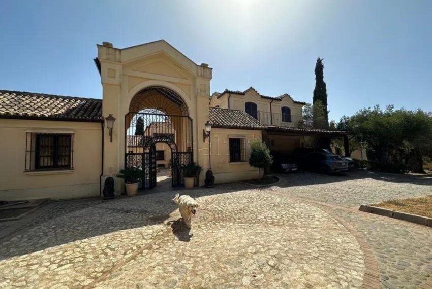R4799740-Villa-For-Sale-La-Mairena-Detached-9-Beds-1480-Built-2