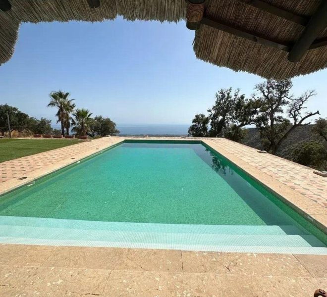 R4799740-Image 1-Detached - 9 Beds - 1480 Built