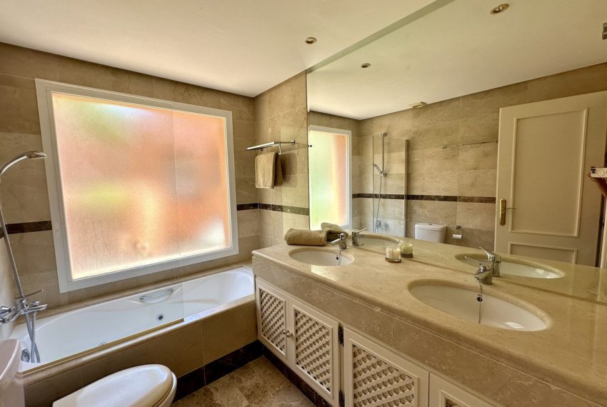 R4826191-Apartment-For-Sale-Nueva-Andalucia-Ground-Floor-3-Beds-120-Built-12