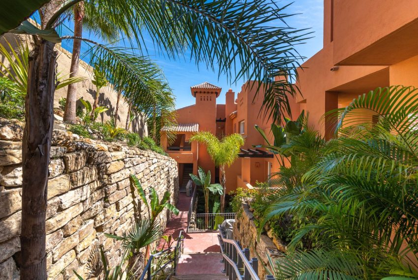 R4826191-Apartment-For-Sale-Nueva-Andalucia-Ground-Floor-3-Beds-120-Built-14