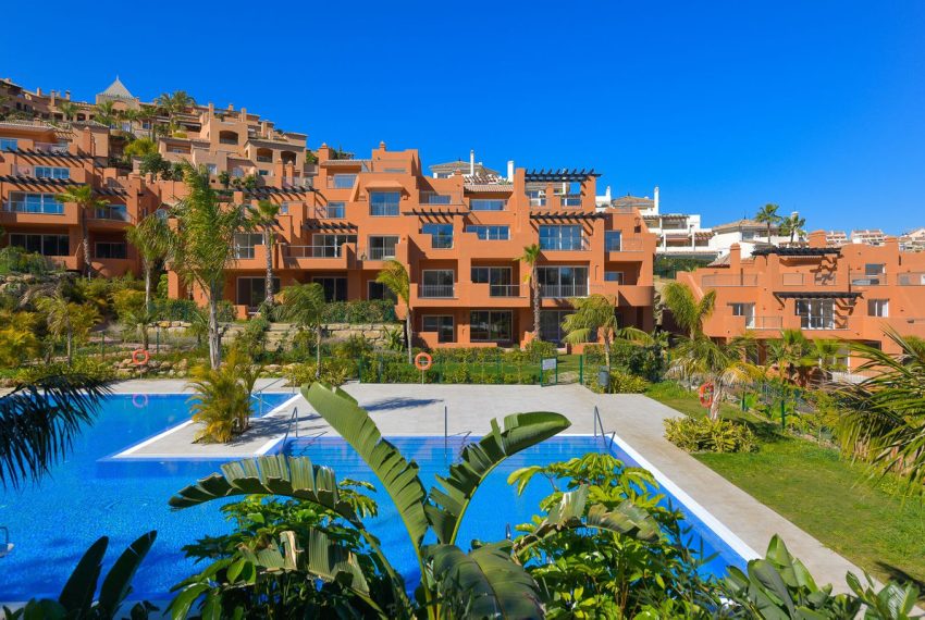 R4826191-Apartment-For-Sale-Nueva-Andalucia-Ground-Floor-3-Beds-120-Built-16