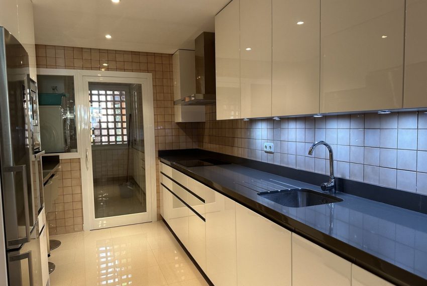 R4826191-Apartment-For-Sale-Nueva-Andalucia-Ground-Floor-3-Beds-120-Built-5