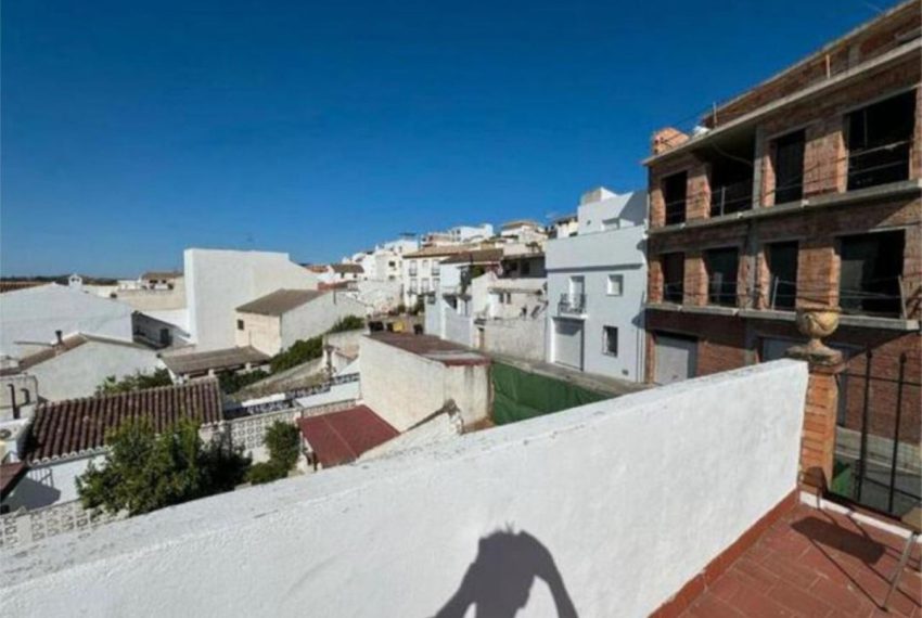 R4837483-Townhouse-For-Sale-Monda-Terraced-5-Beds-145-Built-3