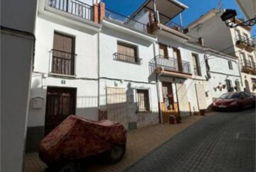 R4837483-Townhouse-For-Sale-Monda-Terraced-5-Beds-145-Built