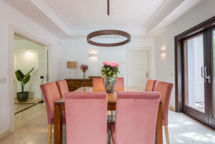 R4842343-Villa-For-Sale-Estepona-Detached-6-Beds-598-Built-12