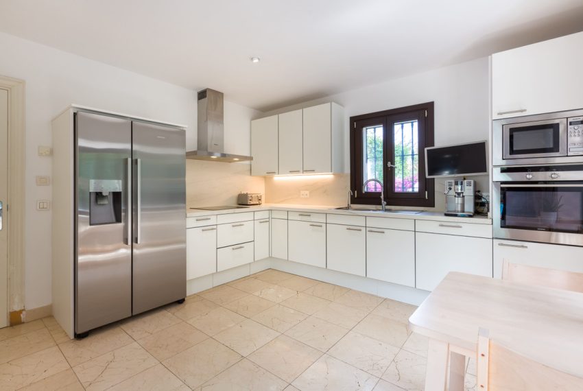 R4842343-Villa-For-Sale-Estepona-Detached-6-Beds-598-Built-13