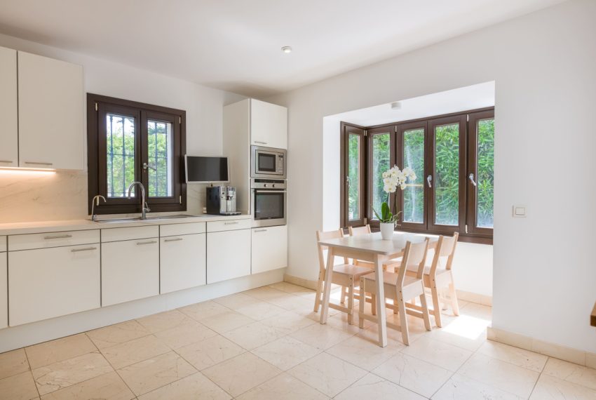 R4842343-Villa-For-Sale-Estepona-Detached-6-Beds-598-Built-15