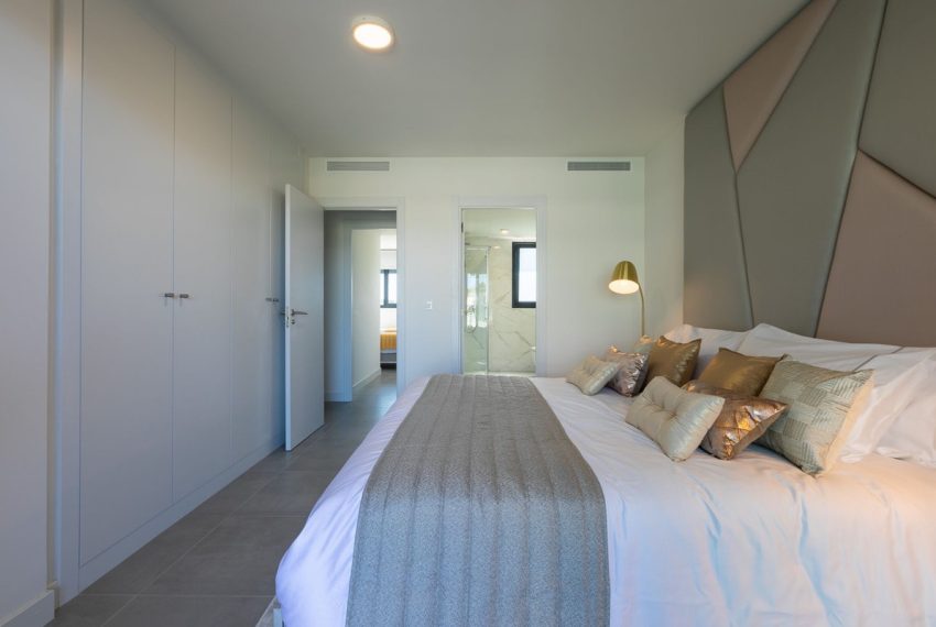R4849336-Apartment-For-Sale-New-Golden-Mile-Penthouse-3-Beds-125-Built-11