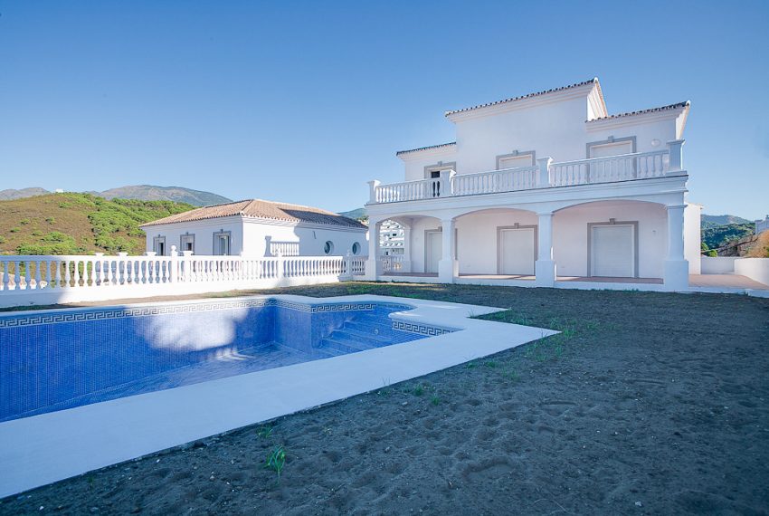 R4864381-Villa-For-Sale-Estepona-Detached-4-Beds-350-Built-5