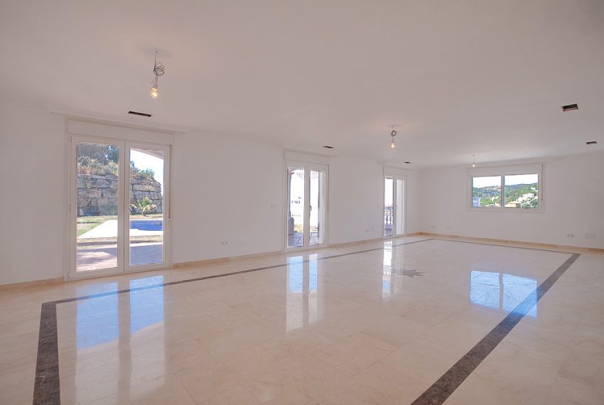 R4864381-Villa-For-Sale-Estepona-Detached-4-Beds-350-Built-6