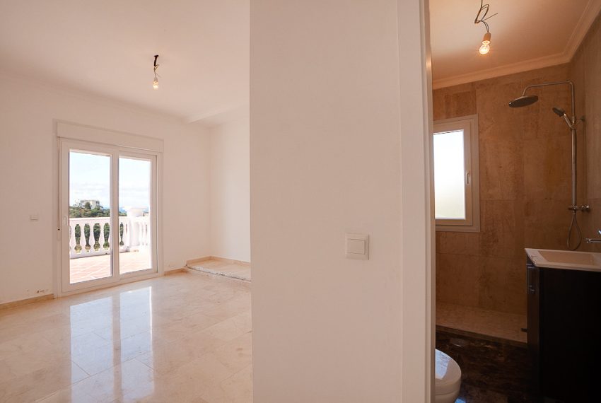 R4864381-Villa-For-Sale-Estepona-Detached-4-Beds-350-Built-8