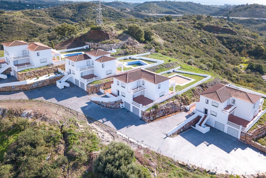 R4864381-Villa-For-Sale-Estepona-Detached-4-Beds-350-Built
