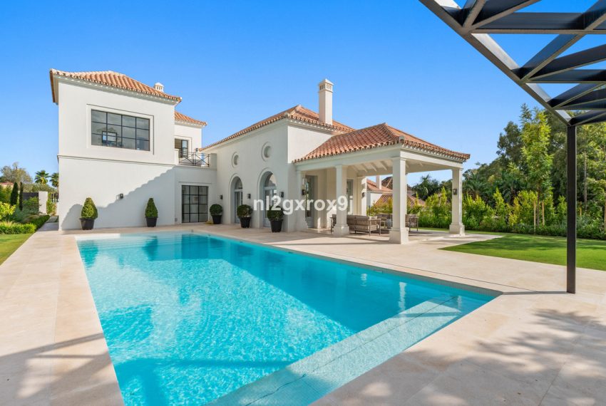 R4883200-Villa-For-Sale-Nueva-Andalucia-Detached-5-Beds-475-Built